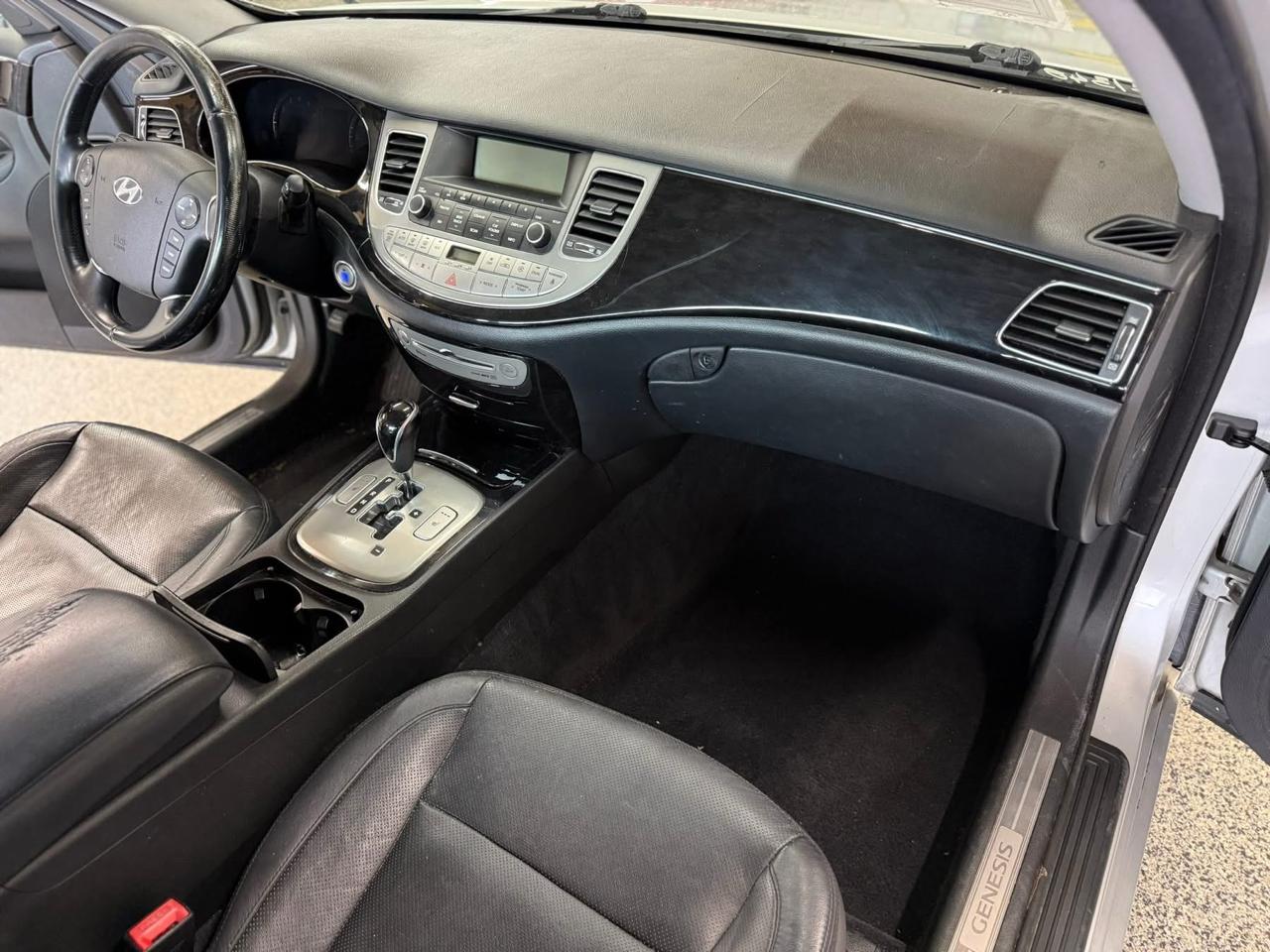 Hyundai Genesis 4dr Sdn V6 3.8L 2014