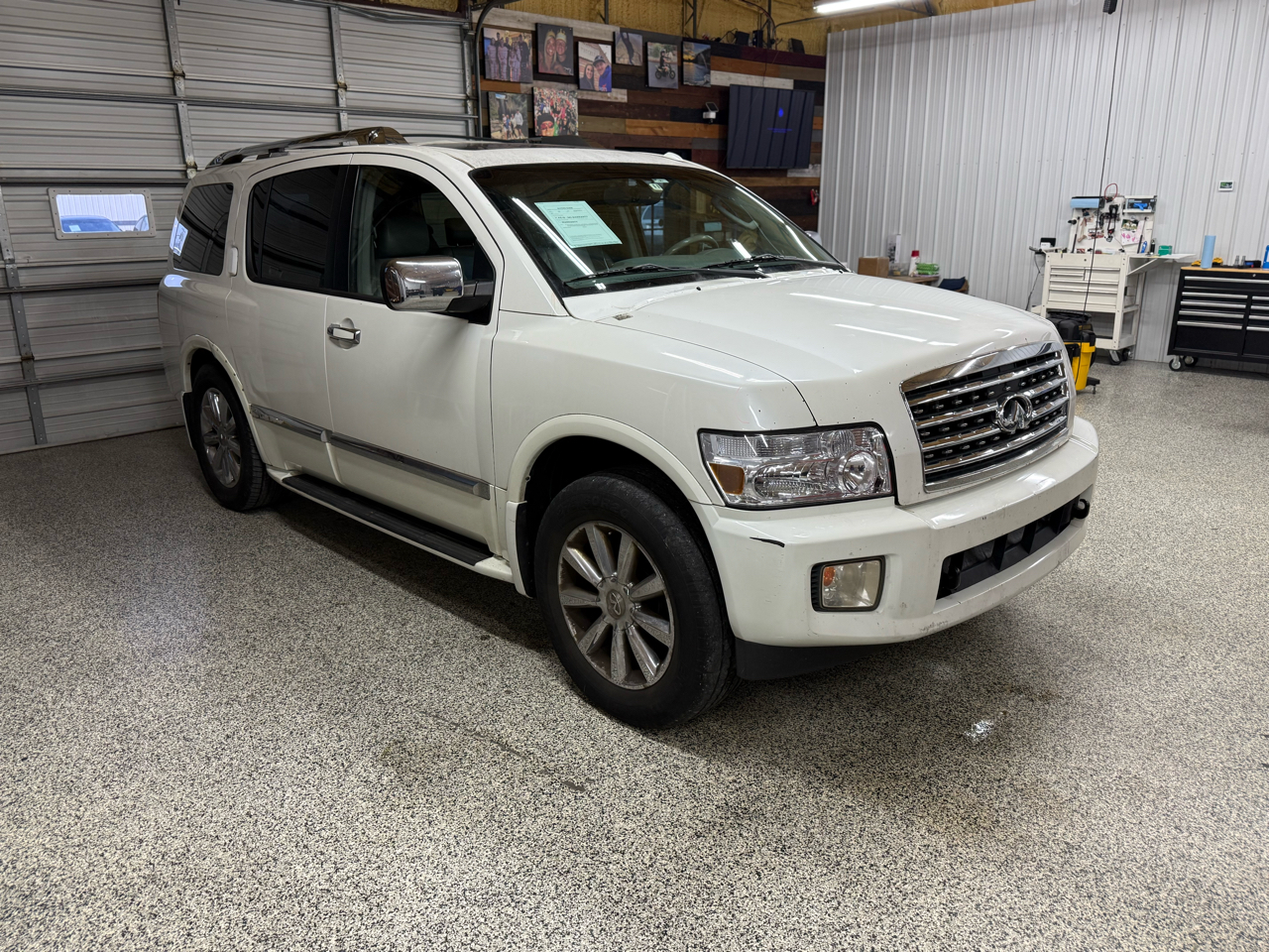 Infiniti QX56 4WD 4dr 2010