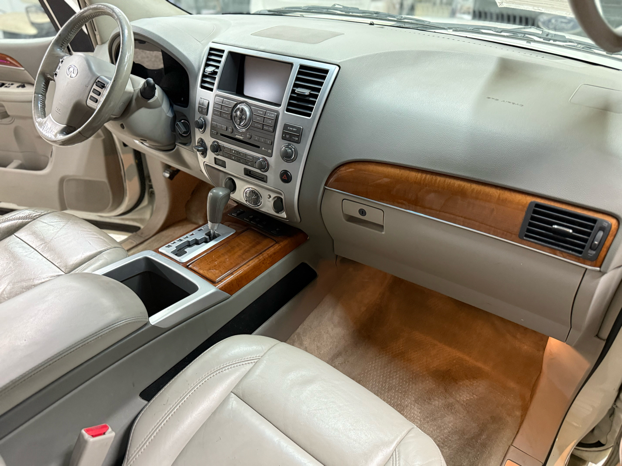 Infiniti QX56 4WD 4dr 2010