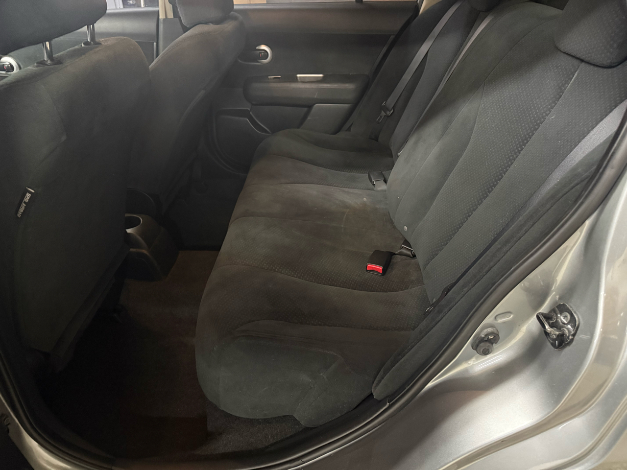 Nissan Versa 4dr Sdn I4 Auto 1.8 S 2010