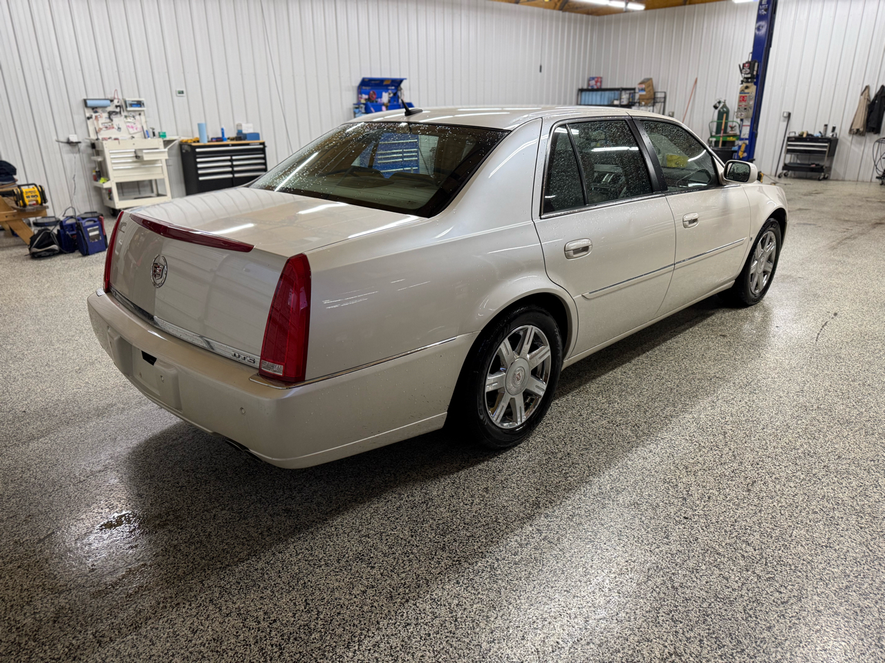 Cadillac DTS 4dr Sdn Luxury I 2007