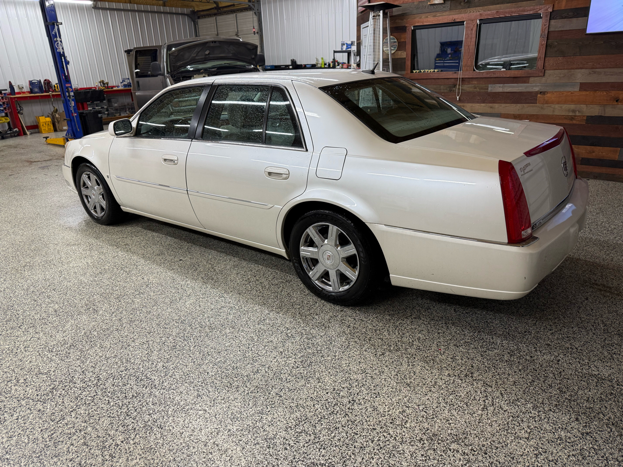 Cadillac DTS 4dr Sdn Luxury I 2007