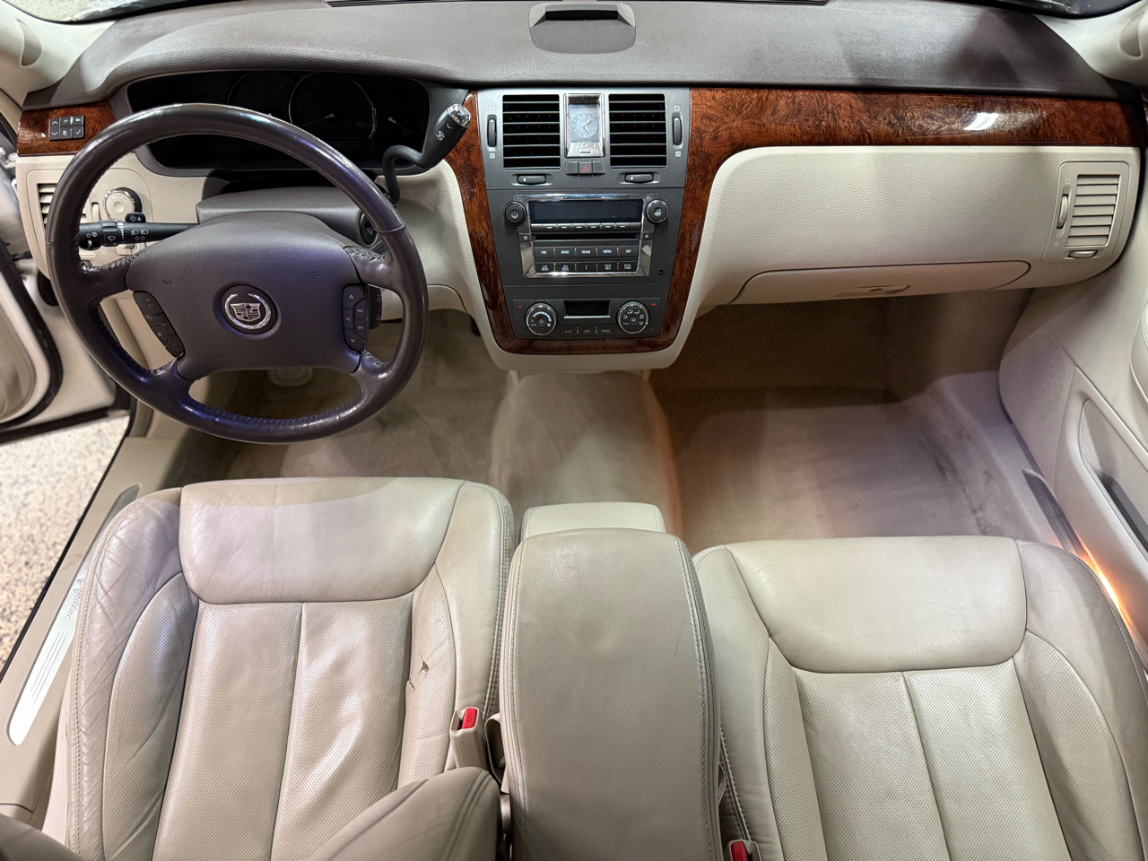 Cadillac DTS 4dr Sdn Luxury I 2007