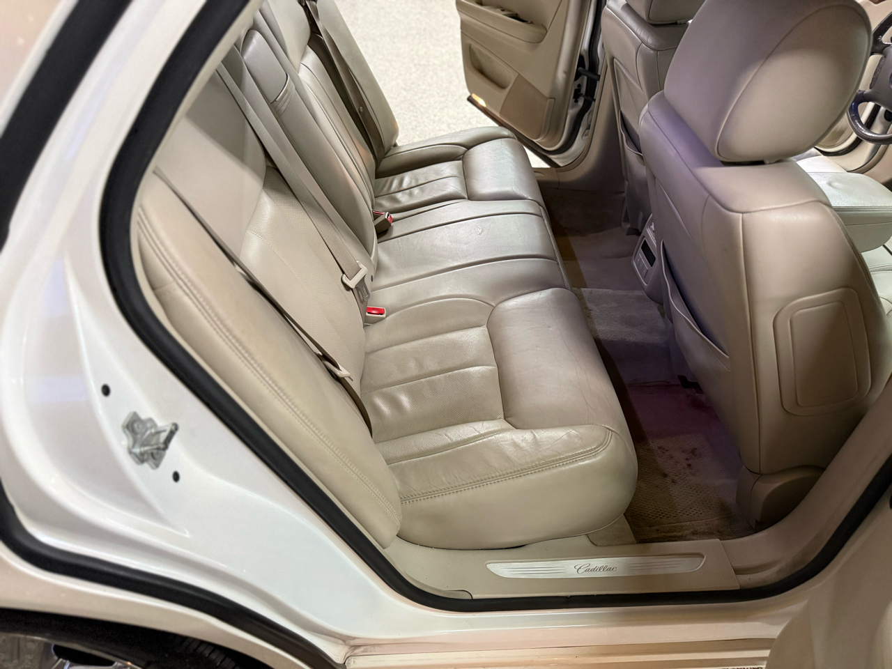 Cadillac DTS 4dr Sdn Luxury I 2007