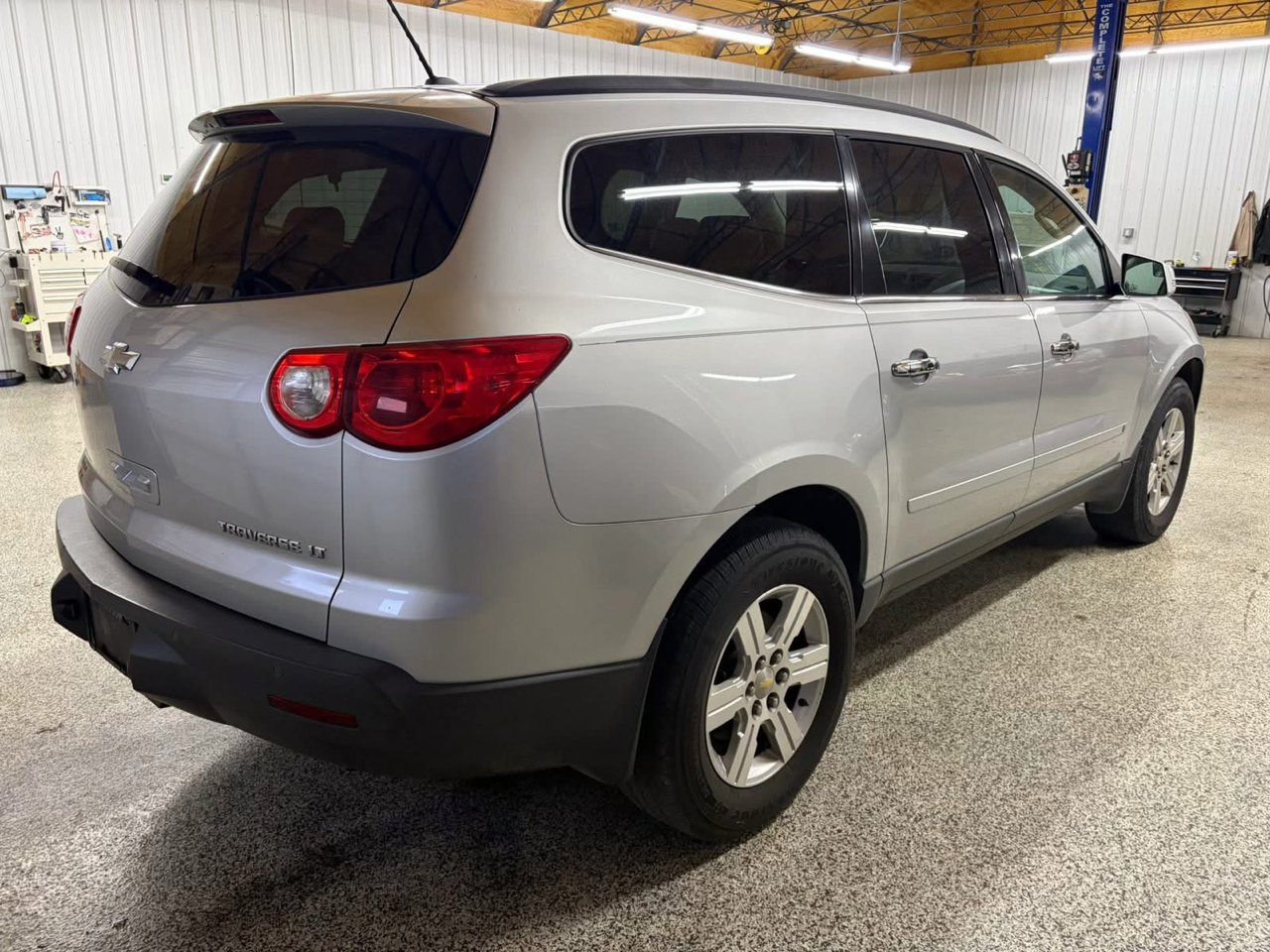 Chevrolet Traverse FWD 4dr LT w/2LT 2010