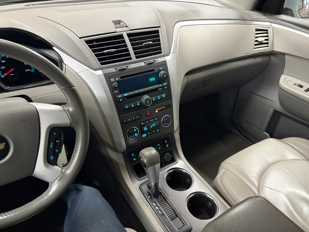 Chevrolet Traverse FWD 4dr LT w/2LT 2010