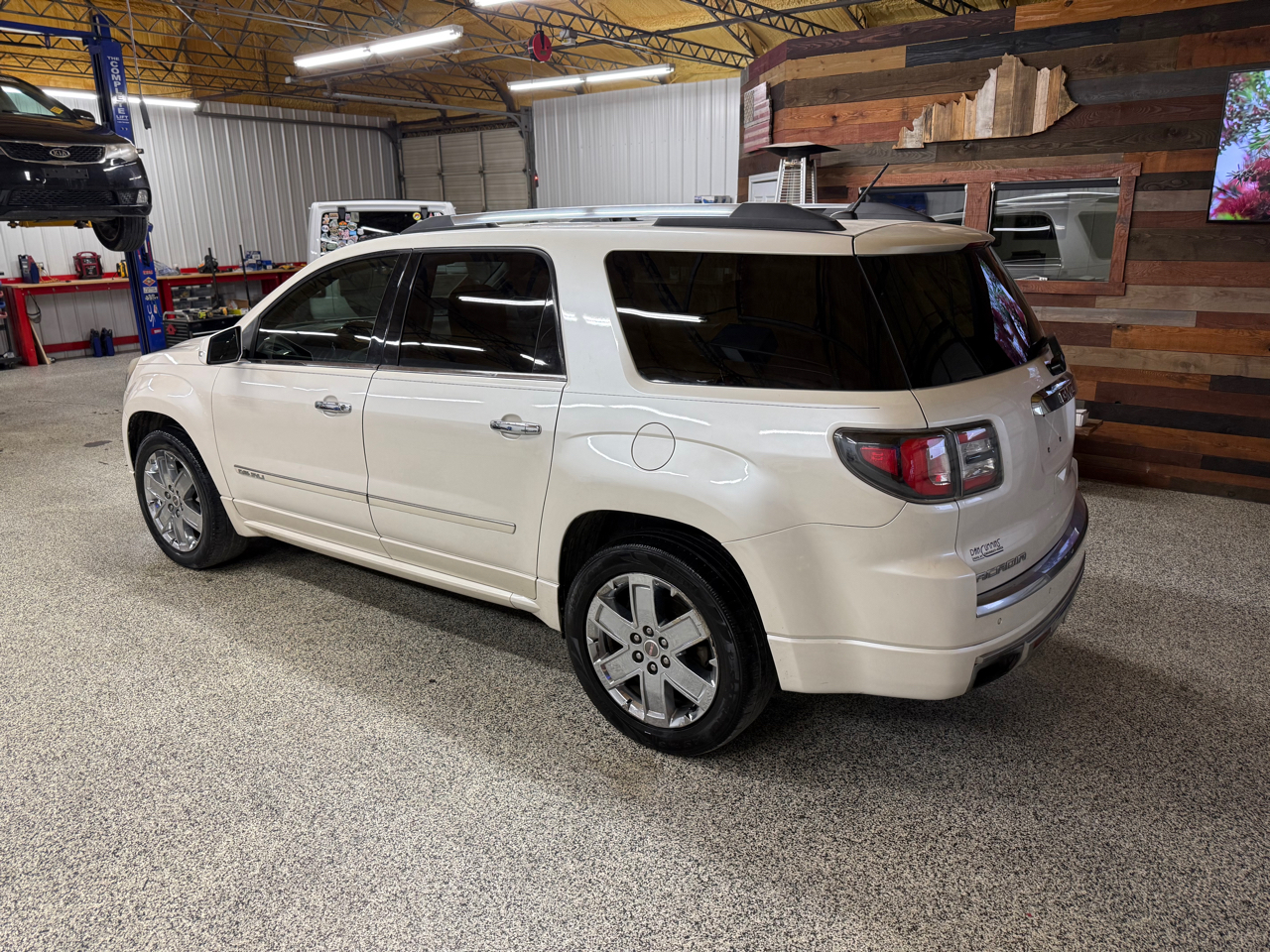 GMC Acadia AWD 4dr Denali 2015