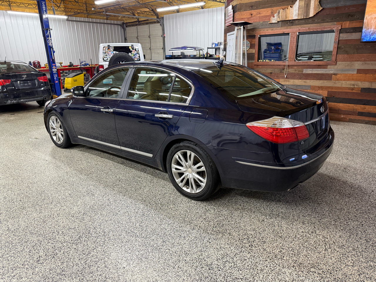 Hyundai Genesis 4dr Sdn 4.6L V8 2010