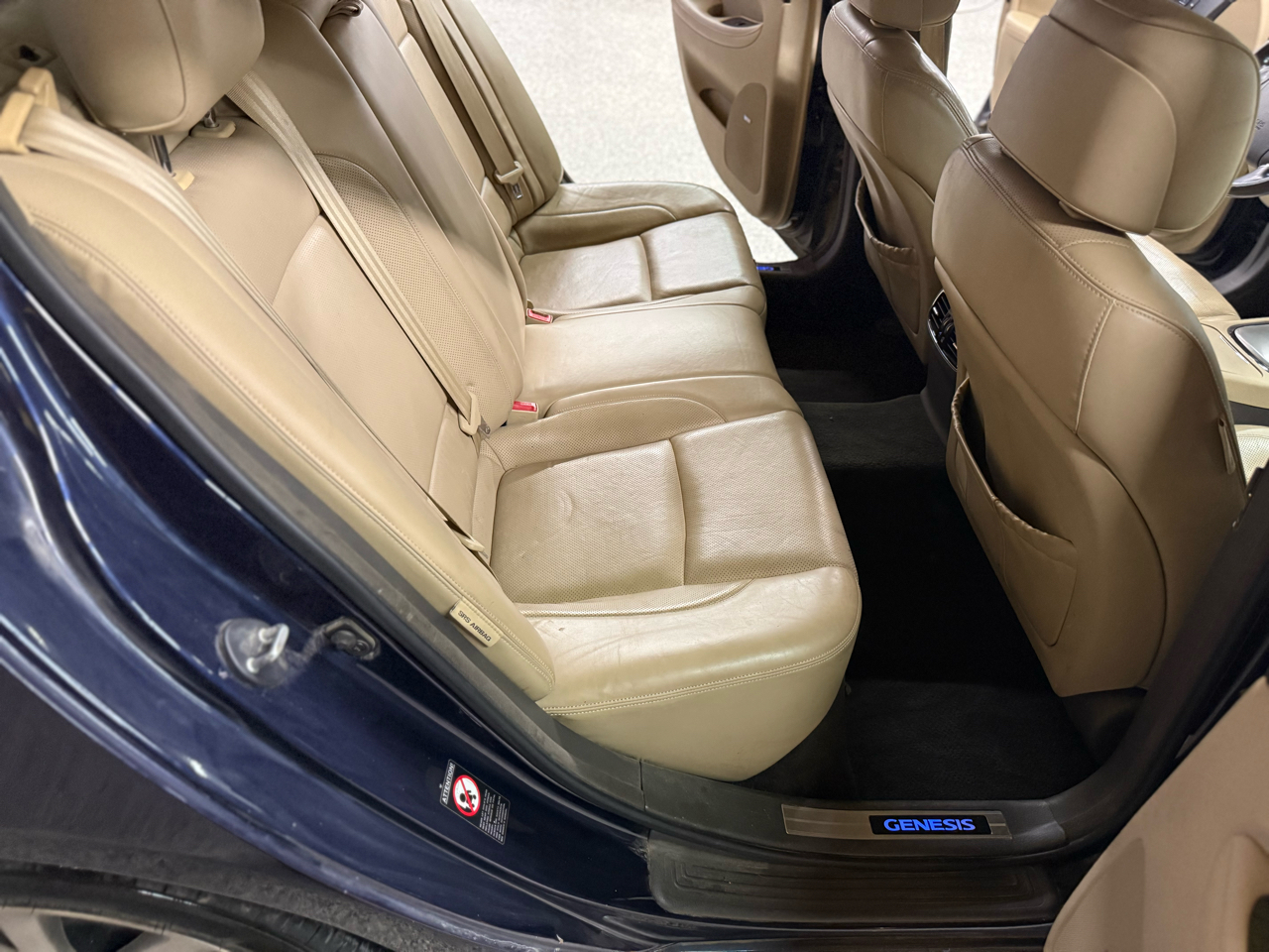 Hyundai Genesis 4dr Sdn 4.6L V8 2010