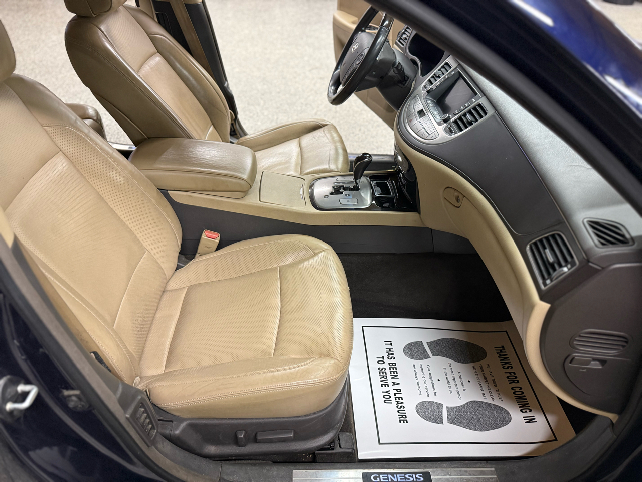 Hyundai Genesis 4dr Sdn 4.6L V8 2010