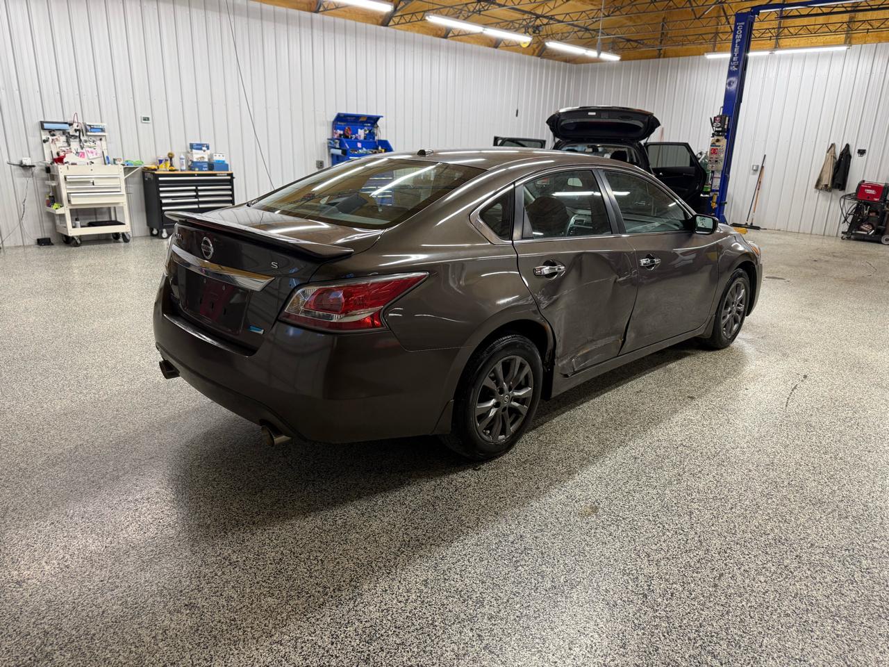 Nissan Altima 4dr Sdn I4 2.5 S 2014