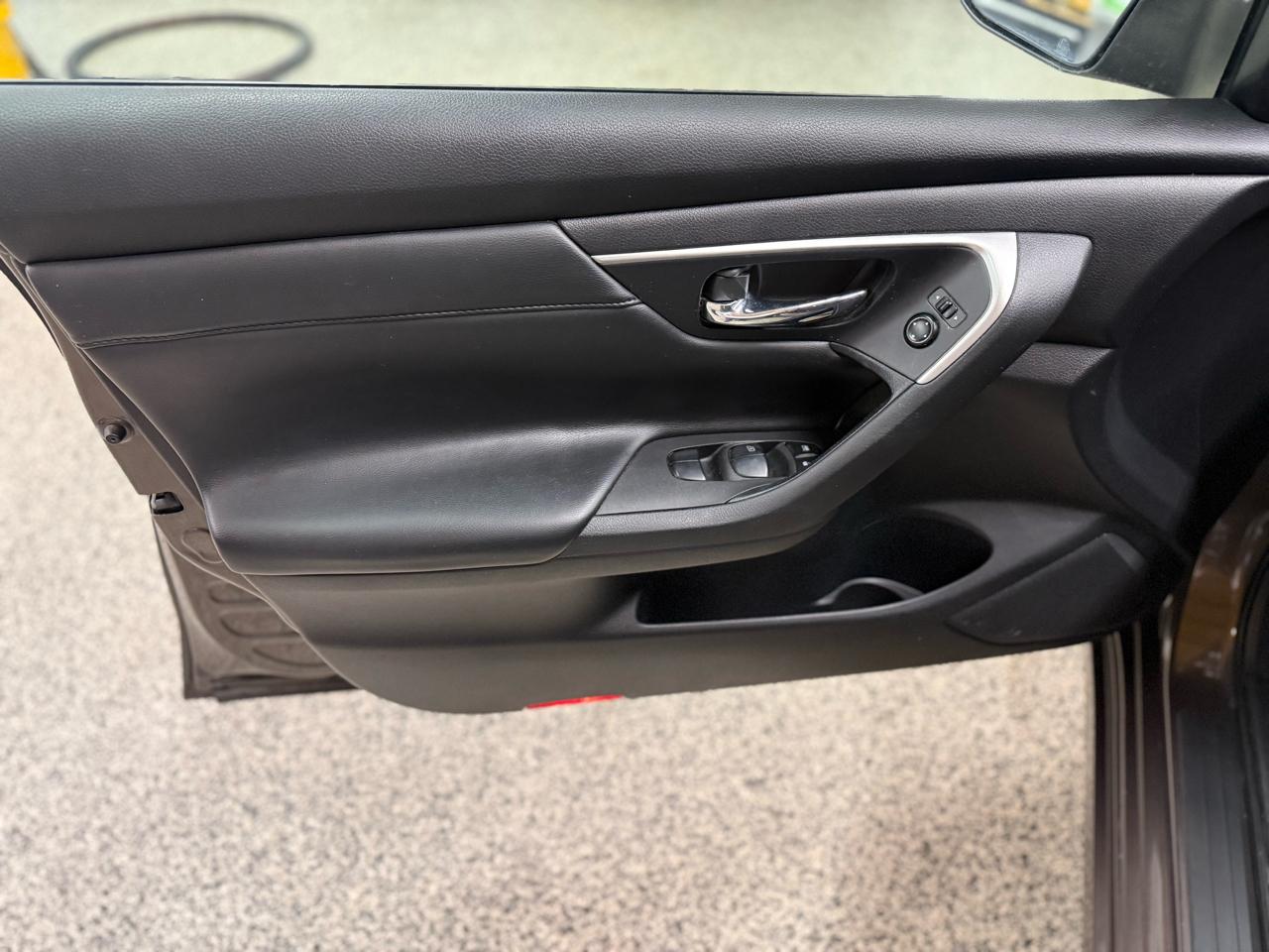 Nissan Altima 4dr Sdn I4 2.5 S 2014