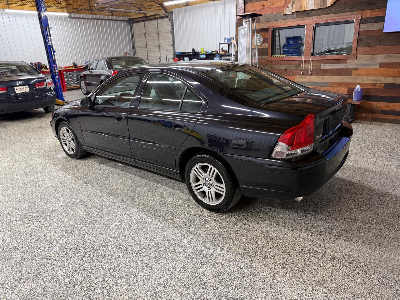 Volvo S60 4dr Sdn 2.5L Turbo AT FWD 2007