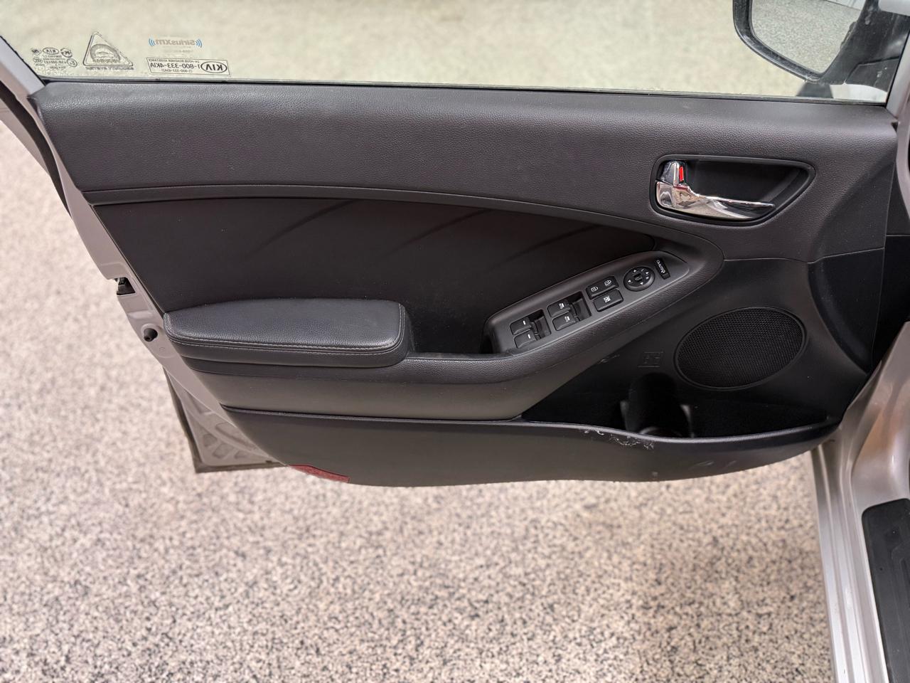 Kia Forte 5-Door 5dr HB Auto EX 2016