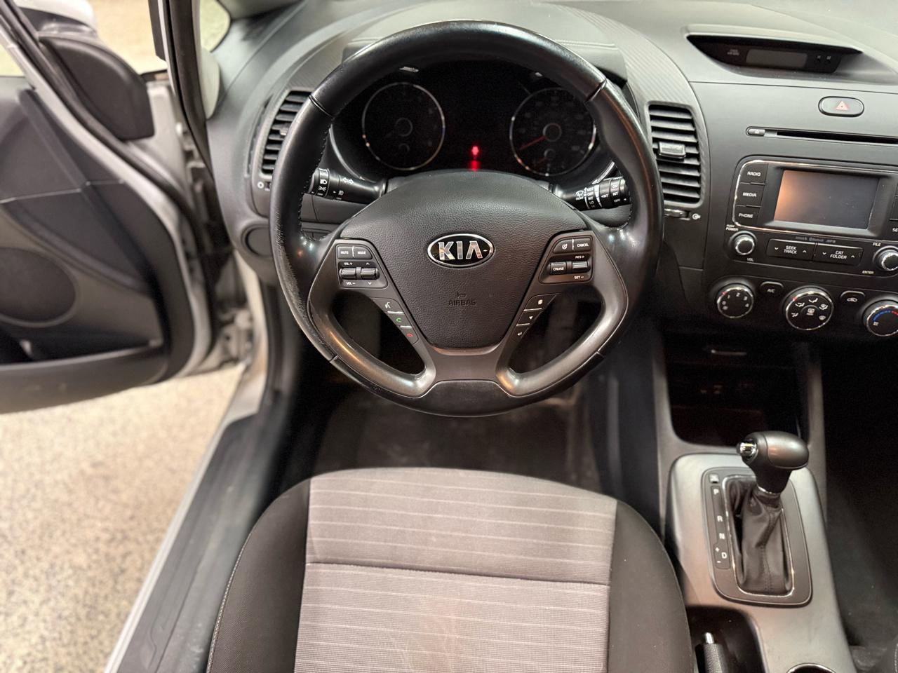 Kia Forte 5-Door 5dr HB Auto EX 2016