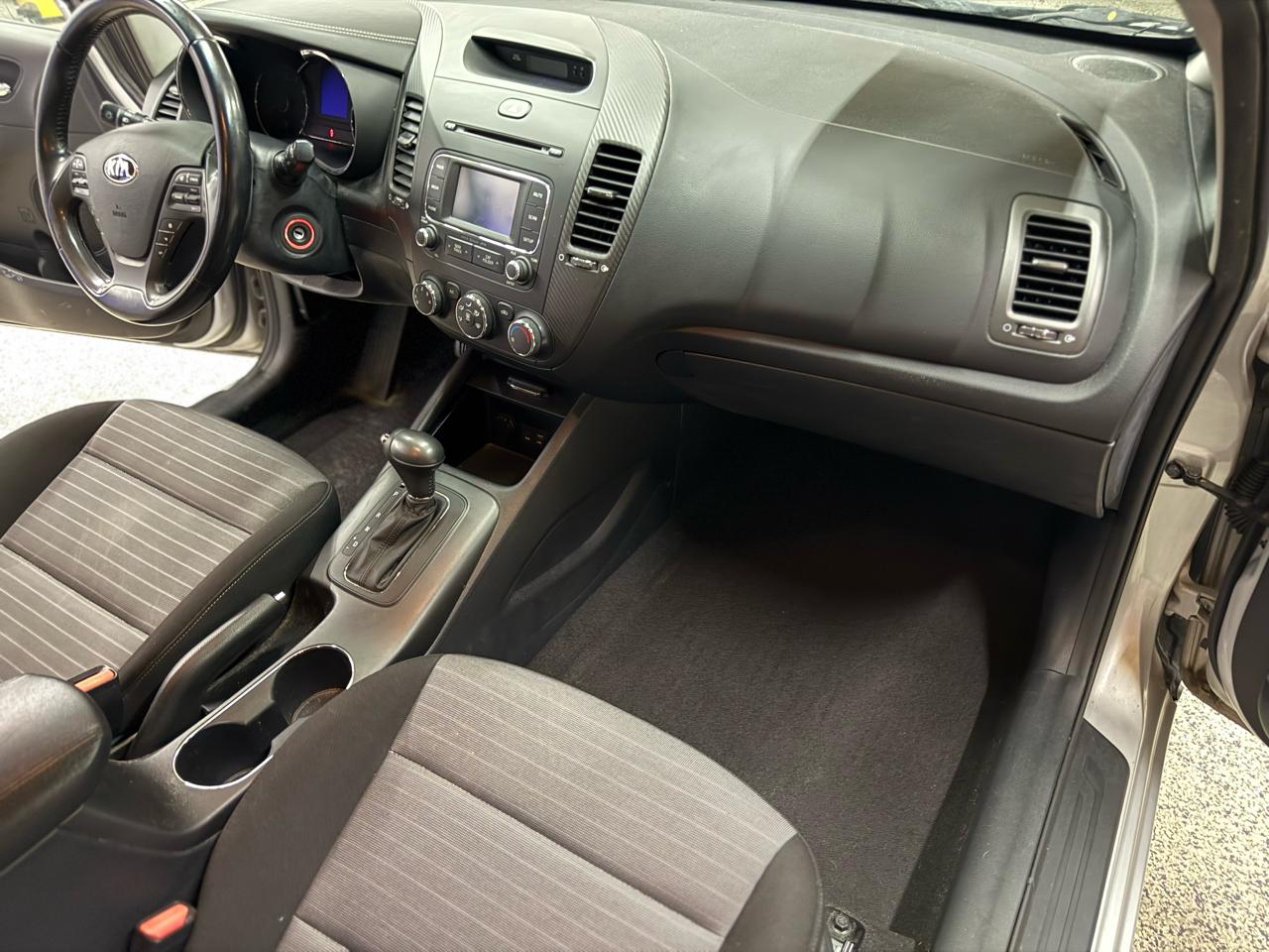 Kia Forte 5-Door 5dr HB Auto EX 2016