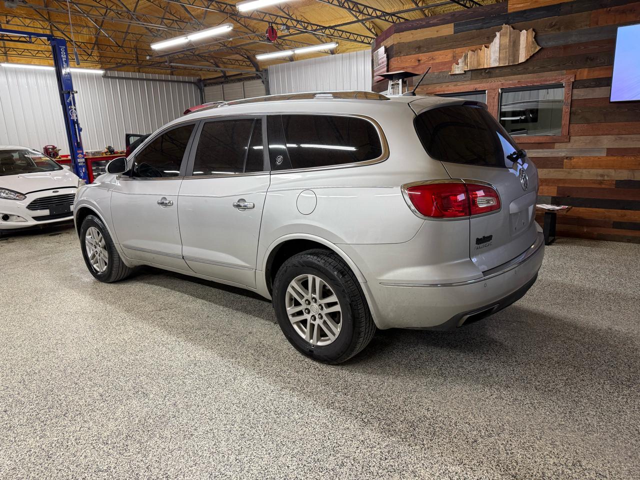 Buick Enclave FWD 4dr Convenience 2015