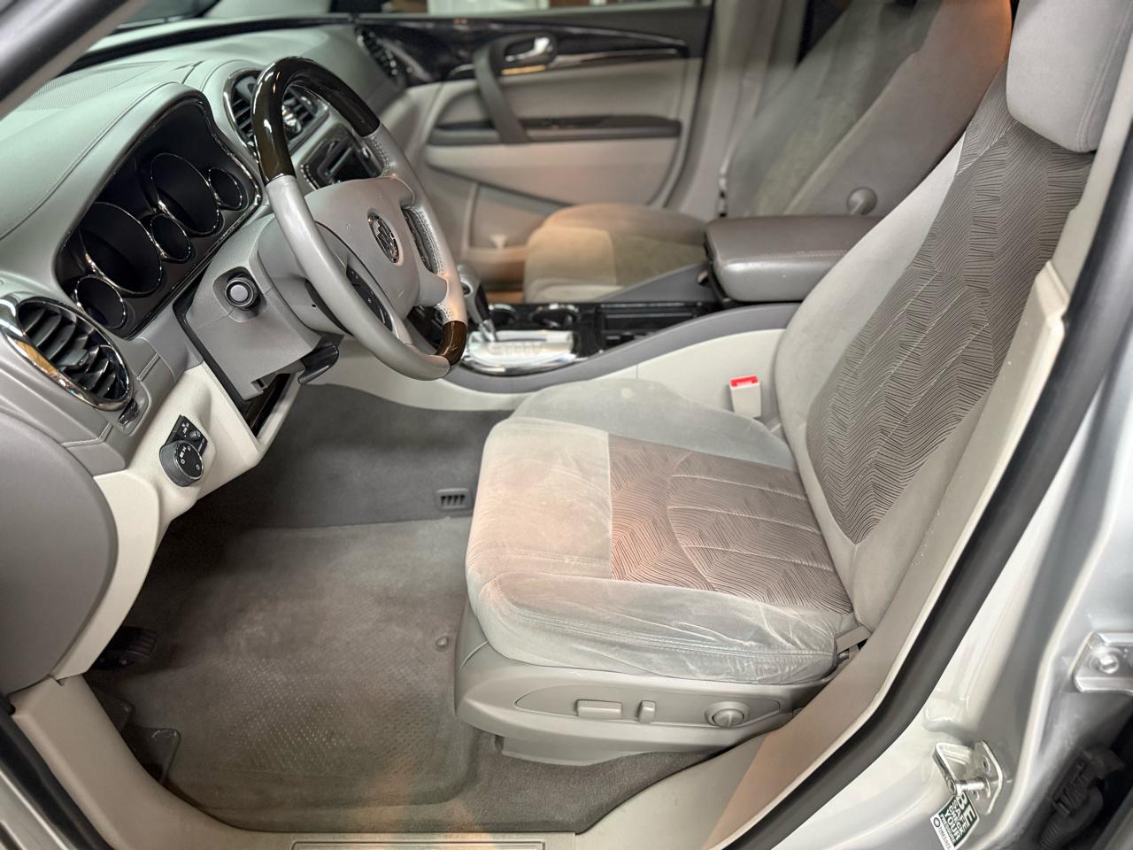 Buick Enclave FWD 4dr Convenience 2015