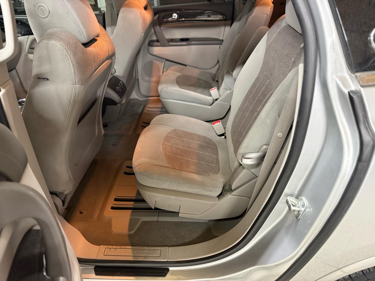 Buick Enclave FWD 4dr Convenience 2015