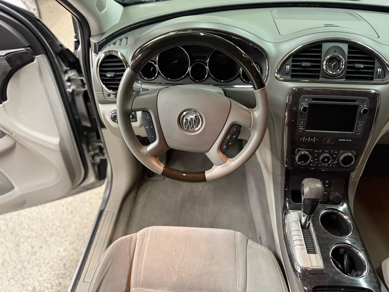 Buick Enclave FWD 4dr Convenience 2015