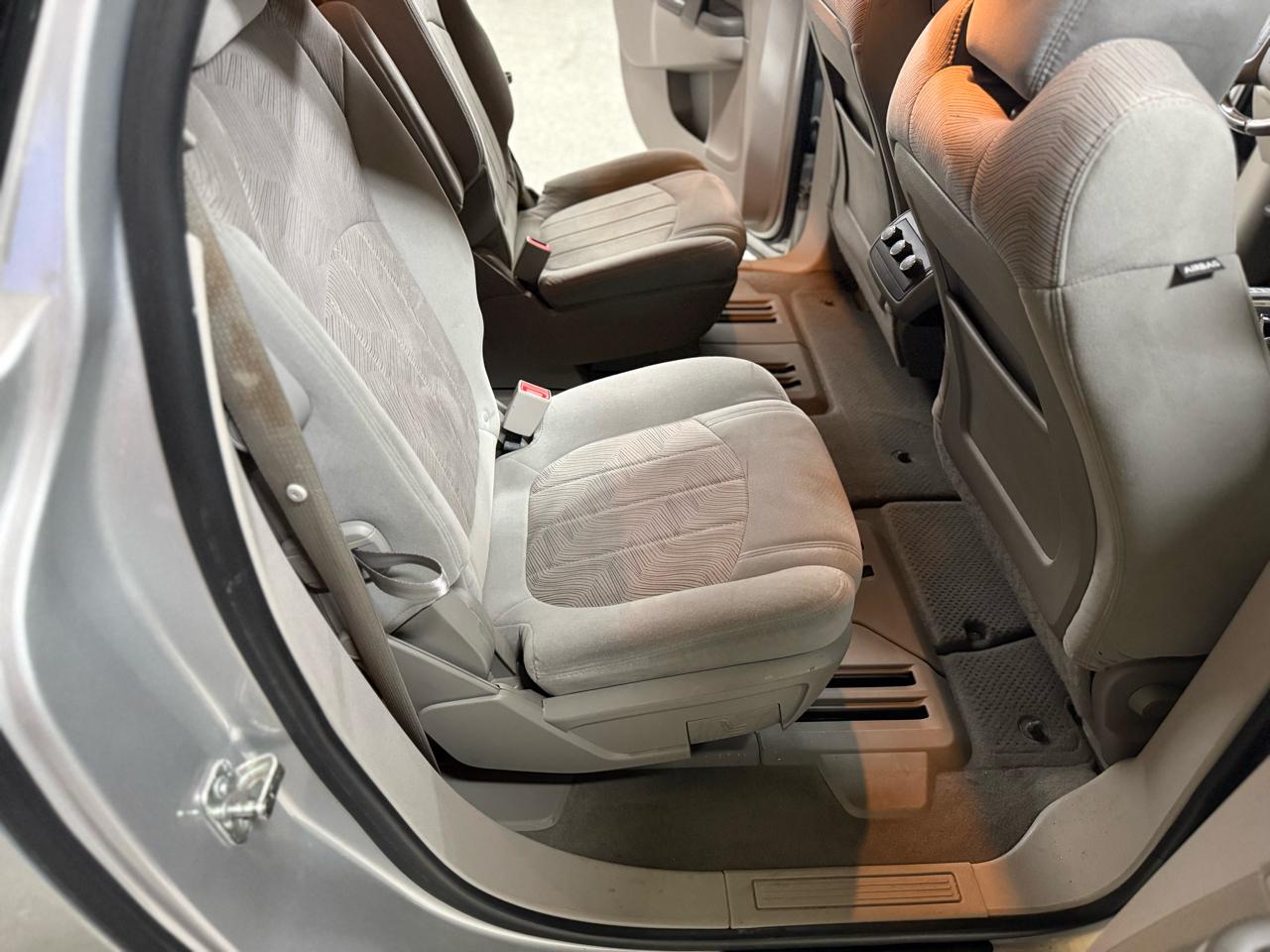 Buick Enclave FWD 4dr Convenience 2015