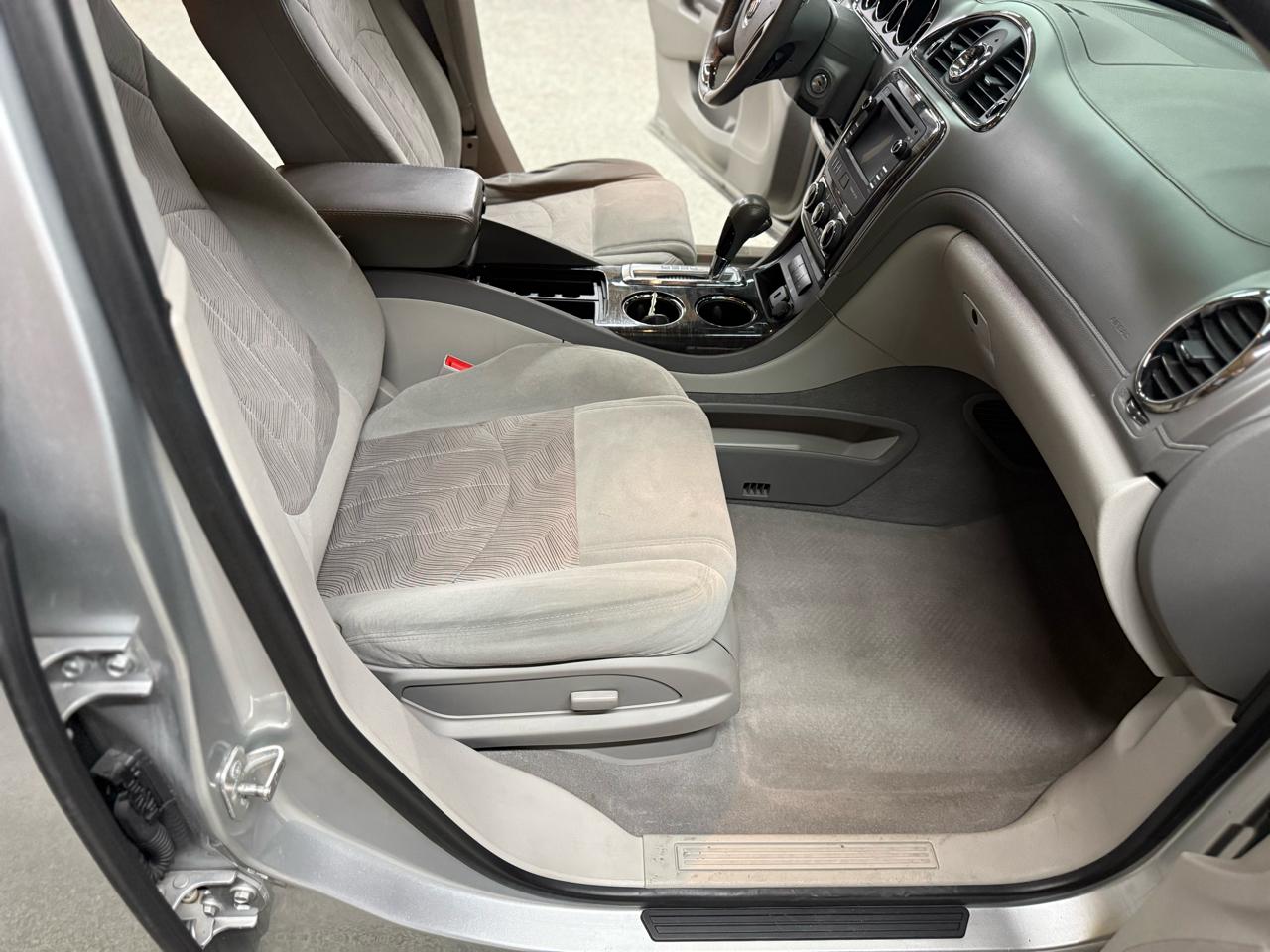 Buick Enclave FWD 4dr Convenience 2015