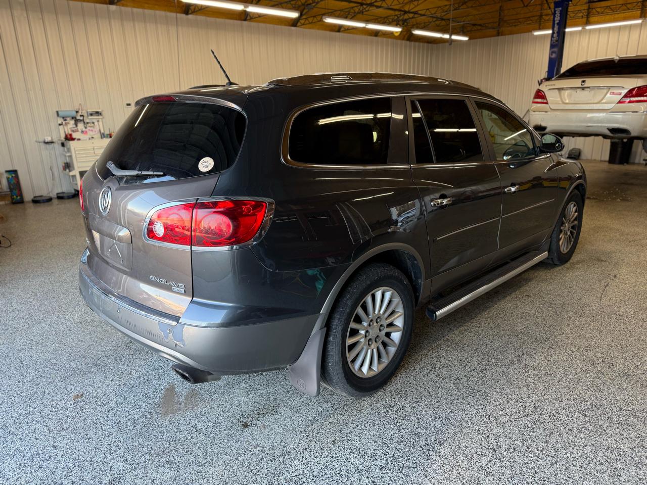 Buick Enclave AWD 4dr CXL-2 2011
