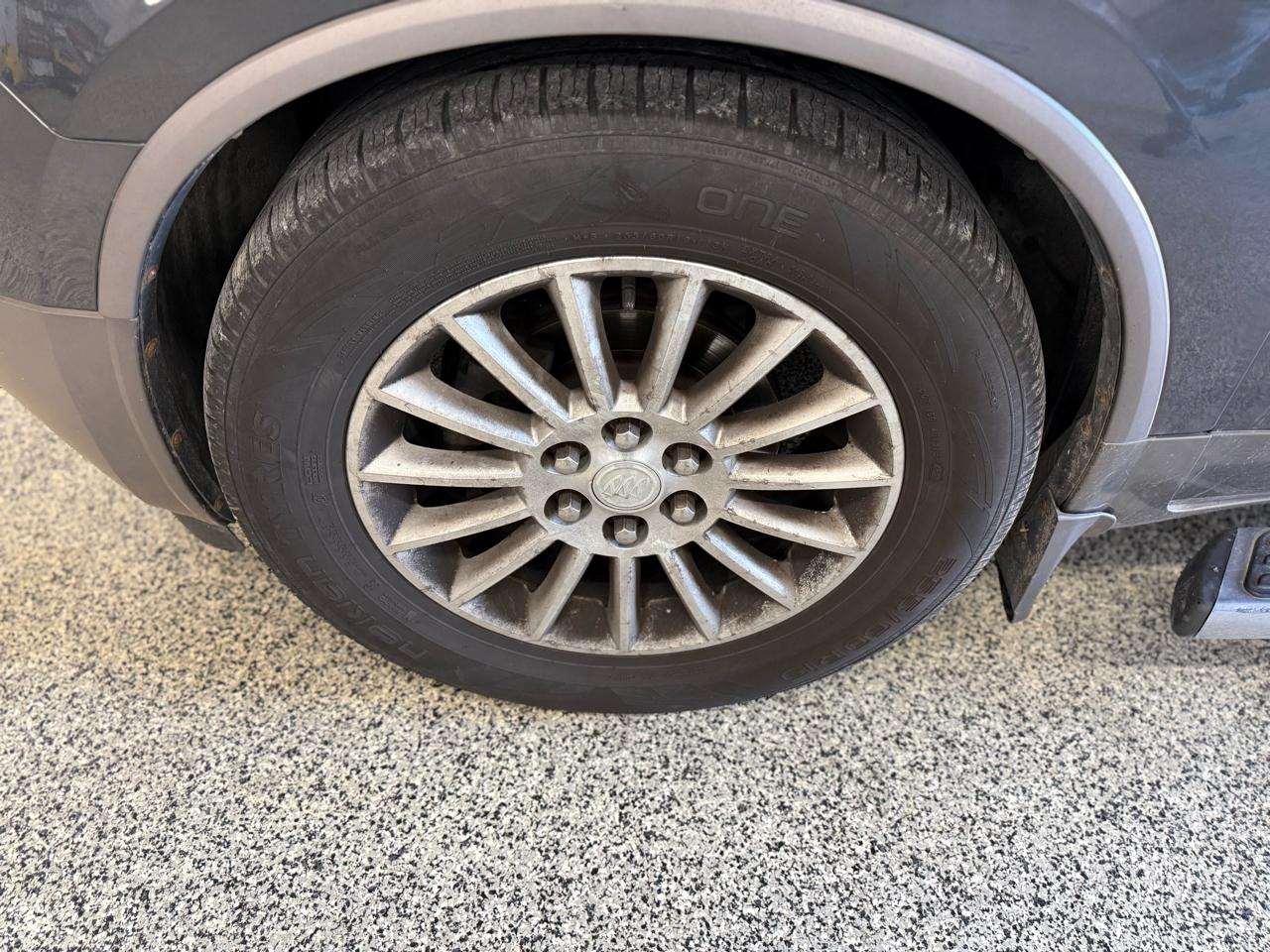 Buick Enclave AWD 4dr CXL-2 2011