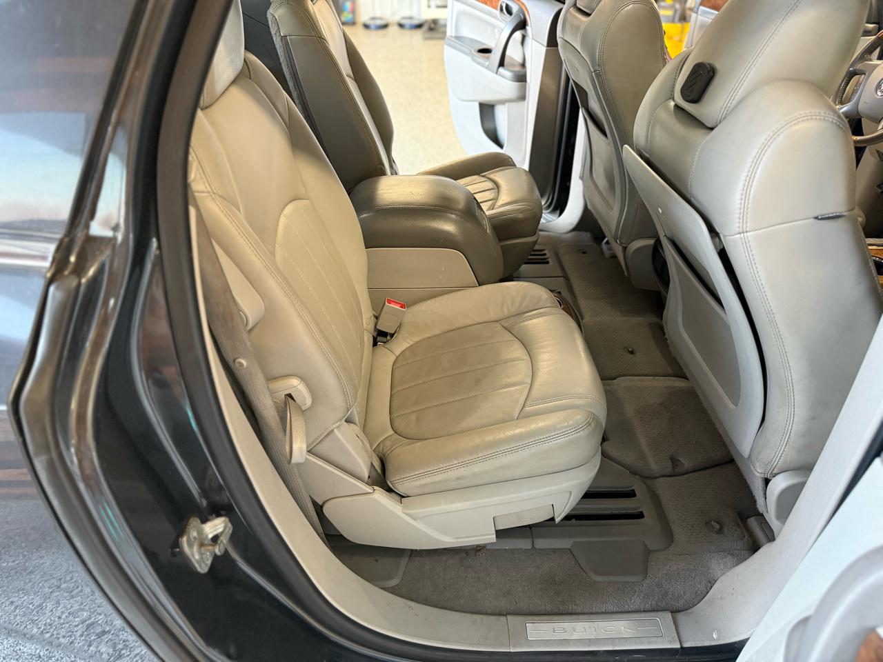 Buick Enclave AWD 4dr CXL-2 2011