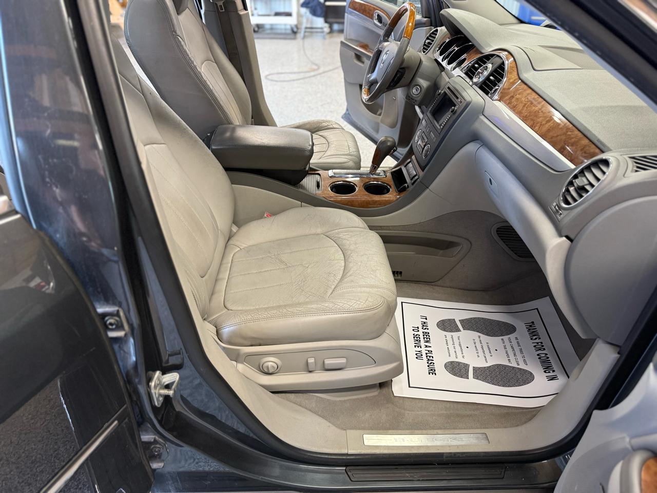 Buick Enclave AWD 4dr CXL-2 2011