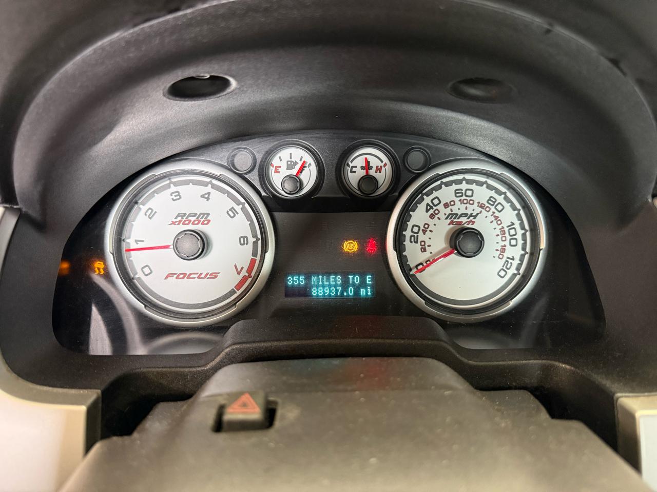 Ford Focus 4dr Sdn SES 2010