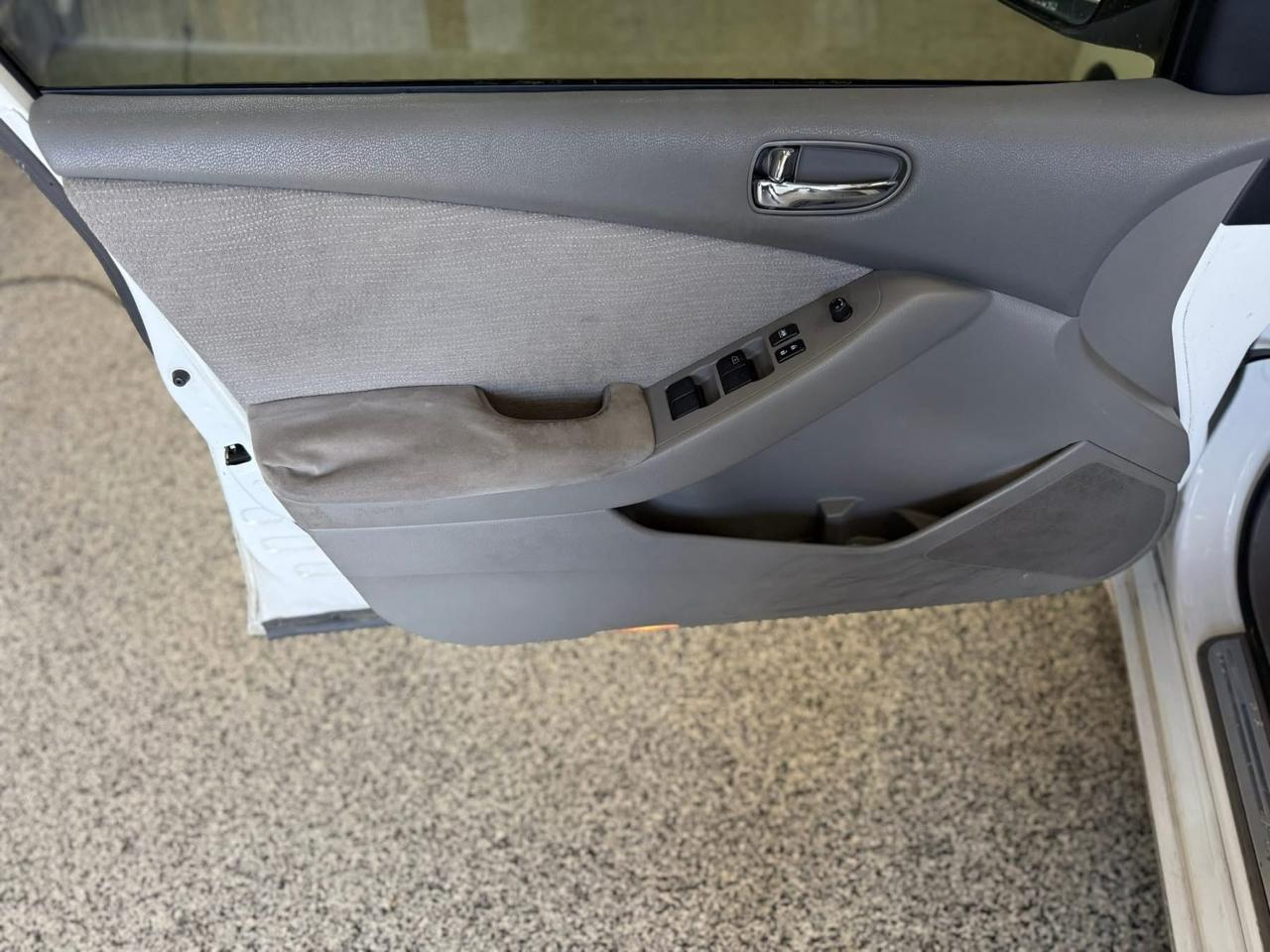 Nissan Altima 4dr Sdn I4 CVT 2.5 S 2012