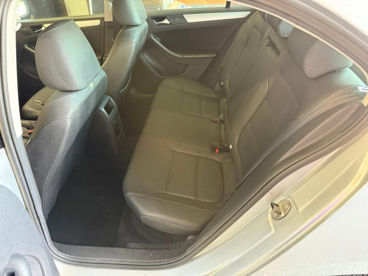 Volkswagen Jetta Sedan 4dr DSG TDI 2012