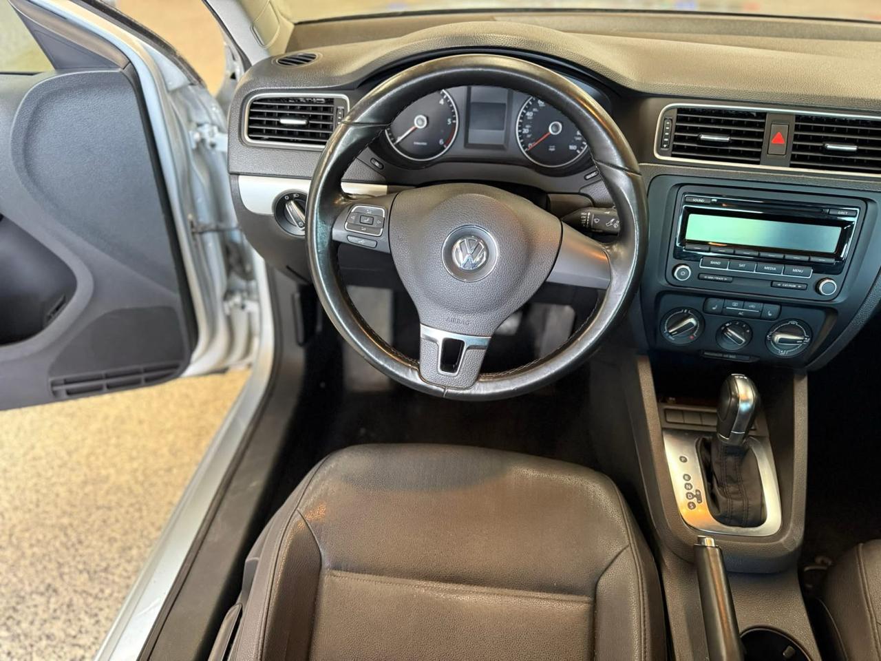Volkswagen Jetta Sedan 4dr DSG TDI 2012