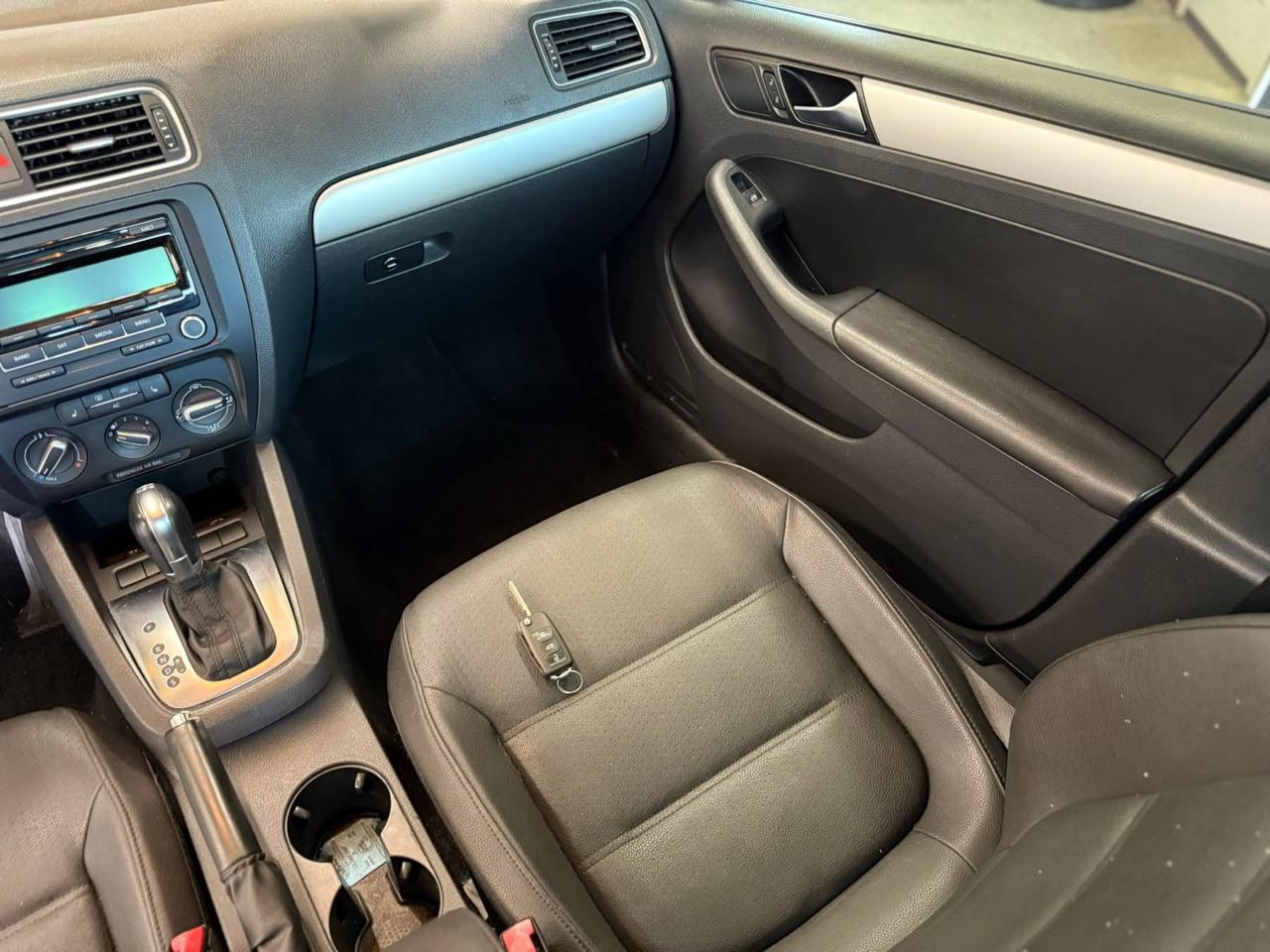 Volkswagen Jetta Sedan 4dr DSG TDI 2012