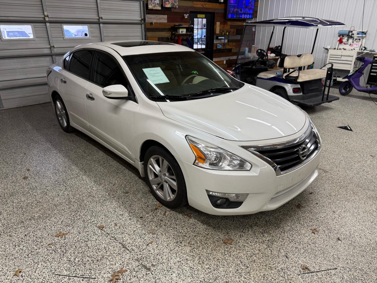 Nissan Altima 4dr Sdn I4 2.5 SV 2014