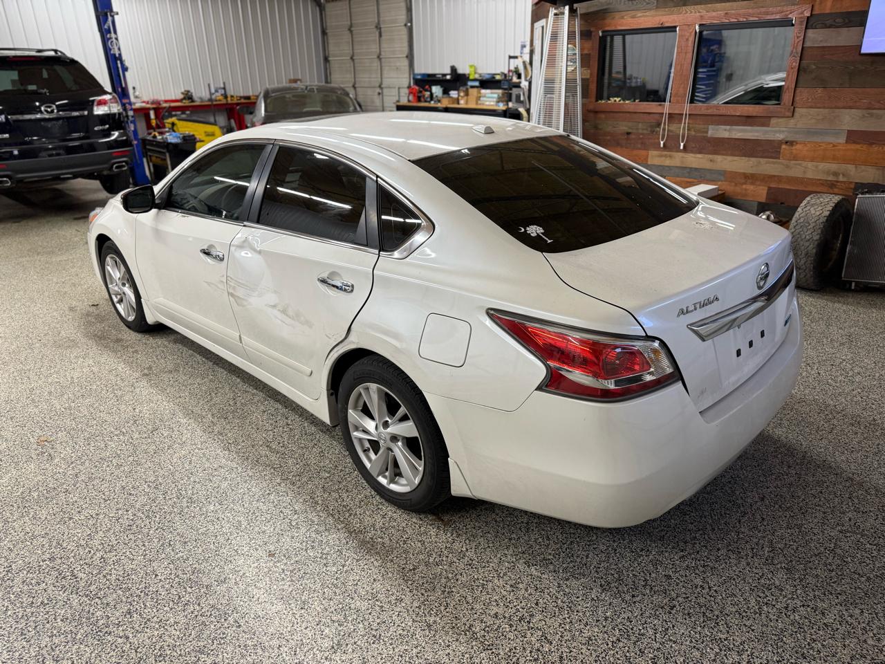 Nissan Altima 4dr Sdn I4 2.5 SV 2014