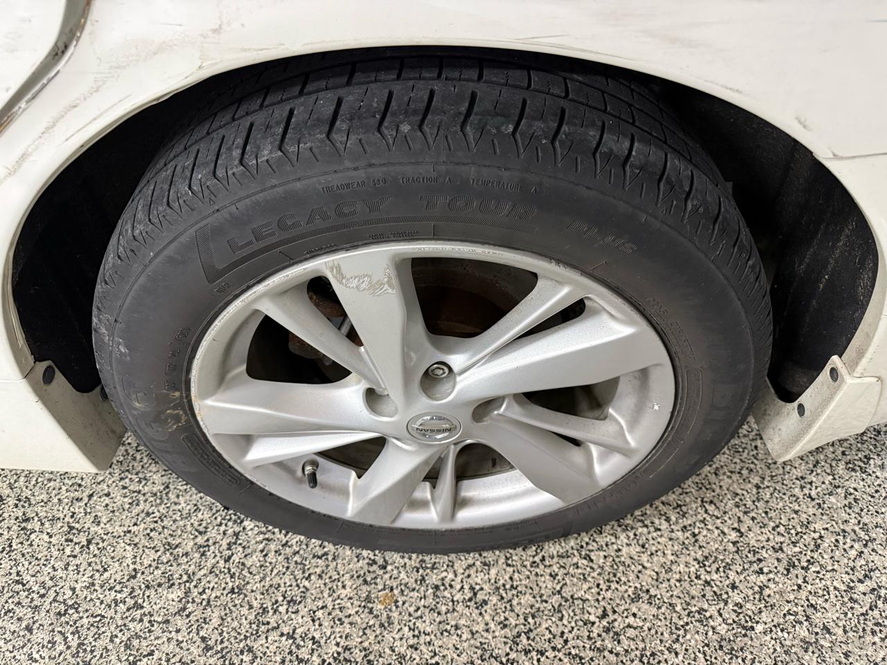 Nissan Altima 4dr Sdn I4 2.5 SV 2014