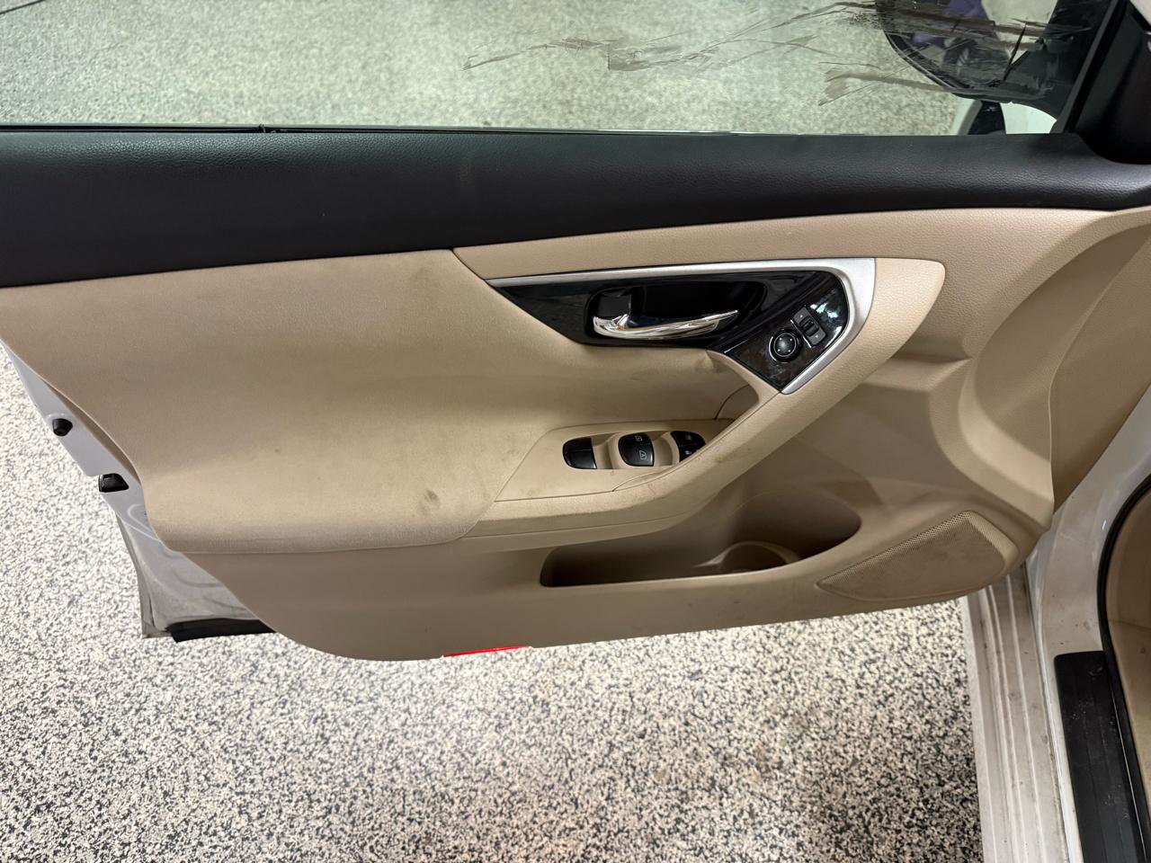 Nissan Altima 4dr Sdn I4 2.5 SV 2014