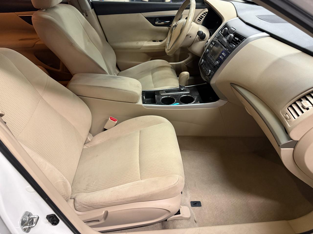 Nissan Altima 4dr Sdn I4 2.5 SV 2014