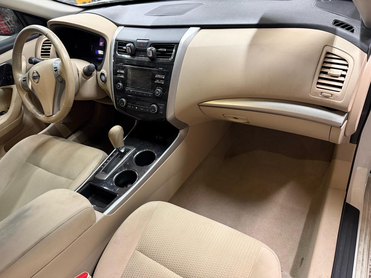 Nissan Altima 4dr Sdn I4 2.5 SV 2014