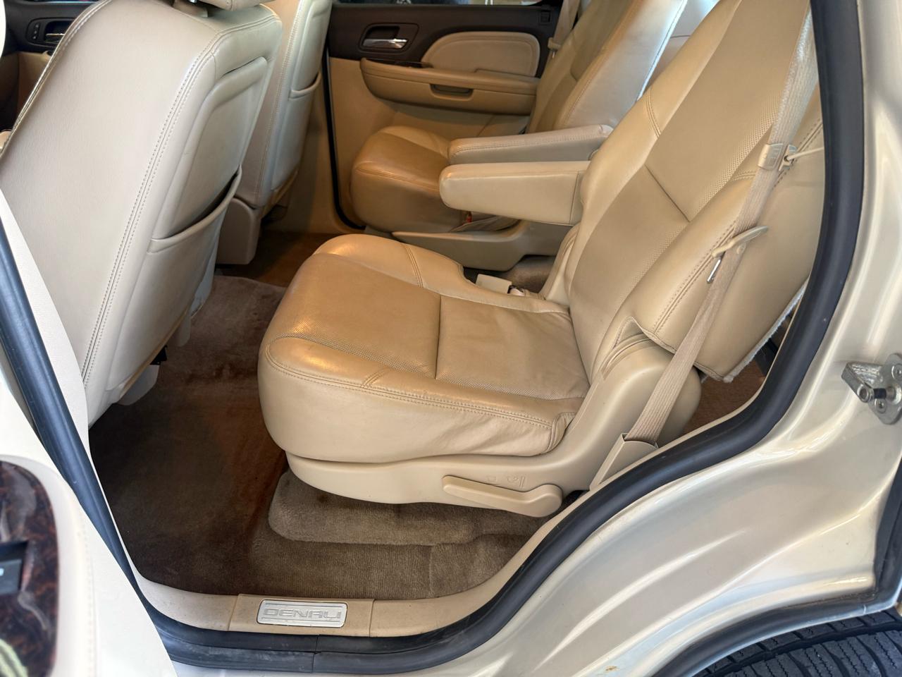 GMC Yukon Denali AWD 4dr 2009