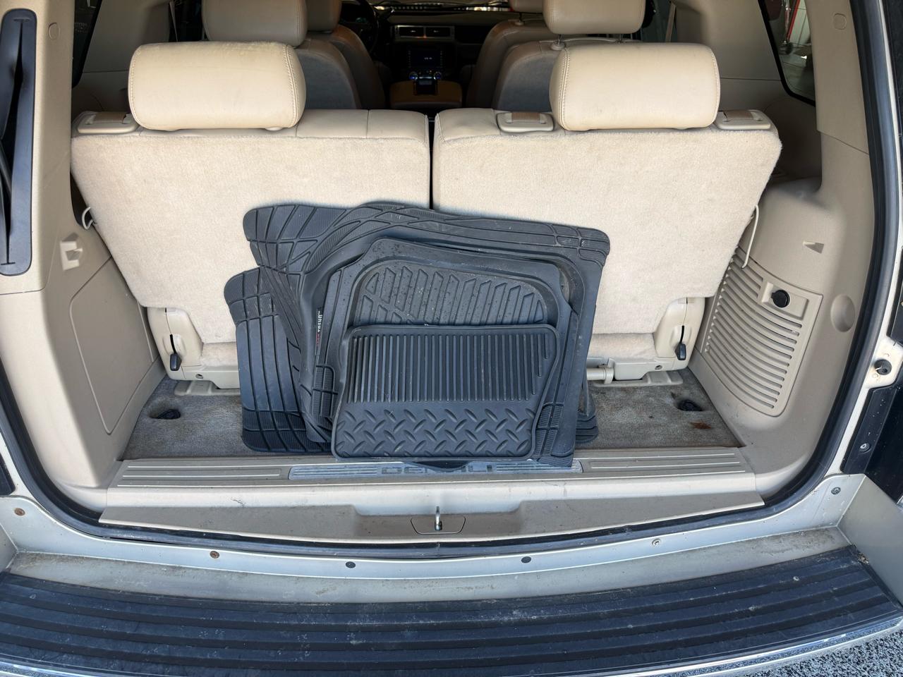 GMC Yukon Denali AWD 4dr 2009