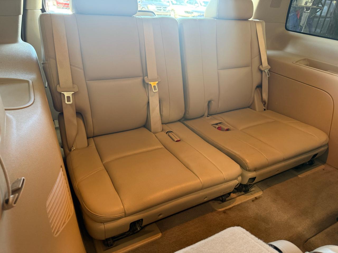GMC Yukon Denali AWD 4dr 2009