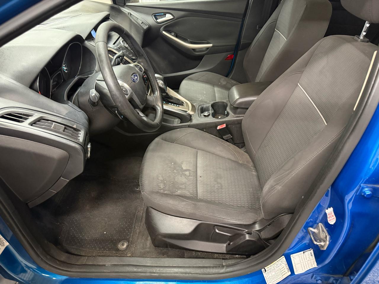 Ford Focus 4dr Sdn SEL 2012