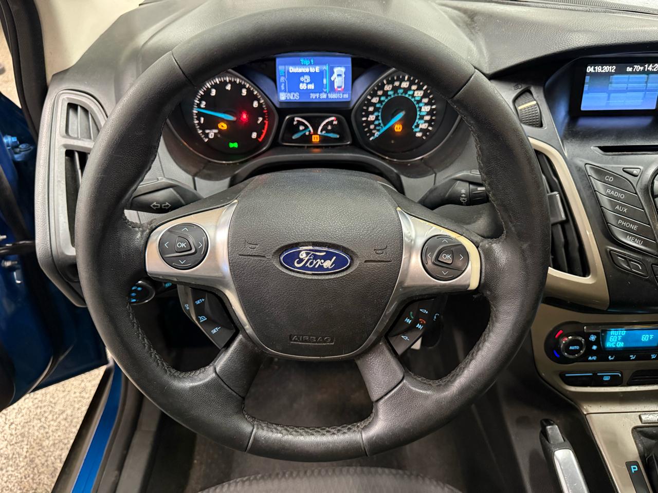 Ford Focus 4dr Sdn SEL 2012