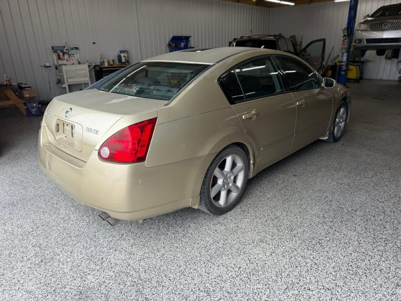 Nissan Maxima 4dr Sdn SE Auto 2004
