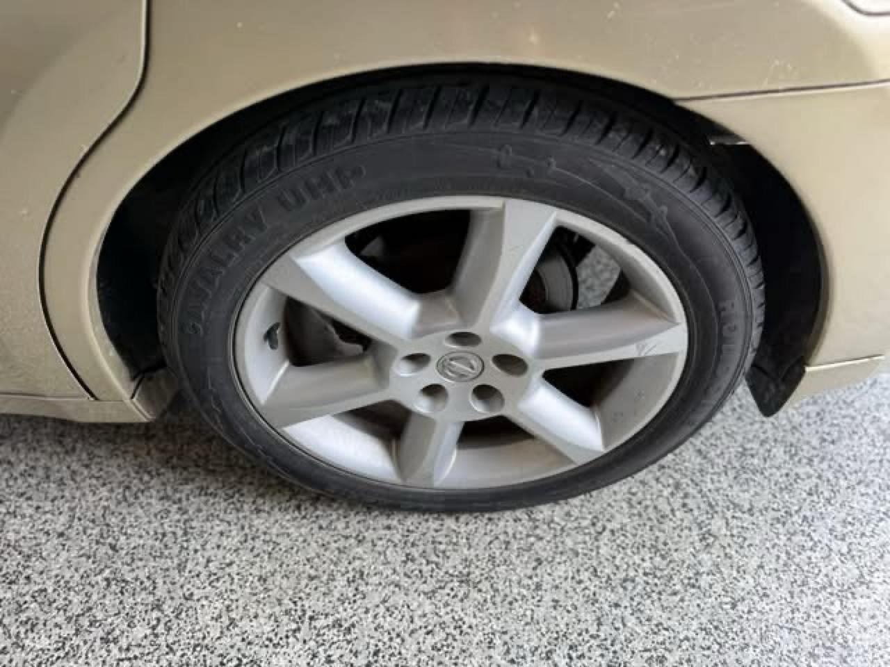 Nissan Maxima 4dr Sdn SE Auto 2004