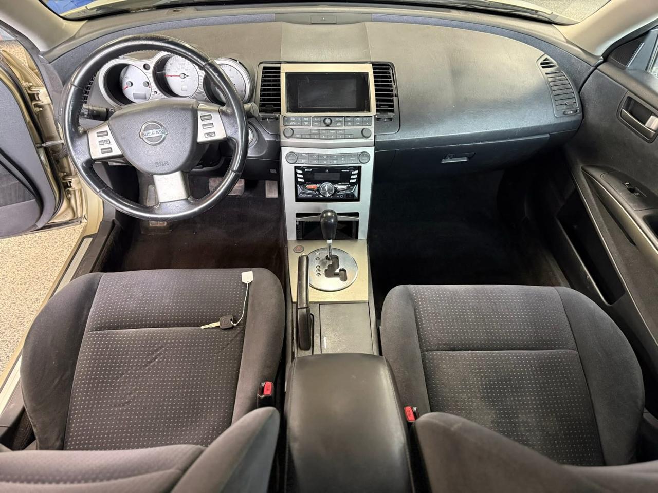 Nissan Maxima 4dr Sdn SE Auto 2004