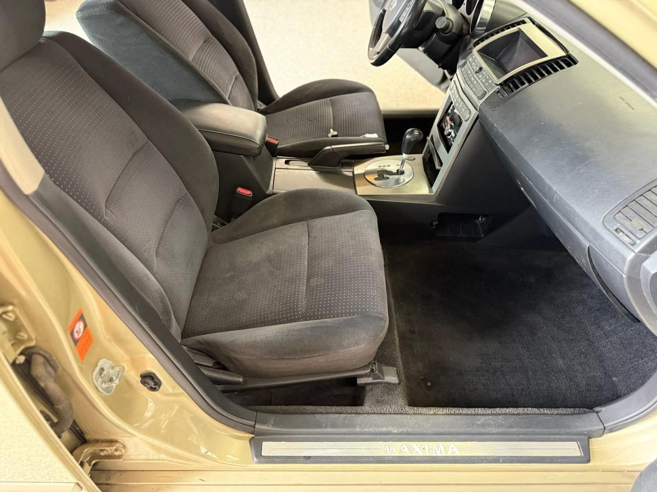 Nissan Maxima 4dr Sdn SE Auto 2004